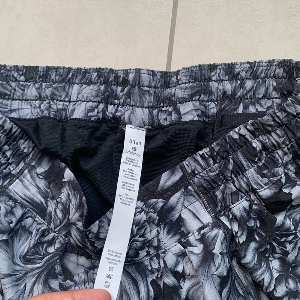 LULULEMON Hotty Hot Shorts  Night Garden Ice Grey Black Gray Floral 8 - Picture 7 of 8